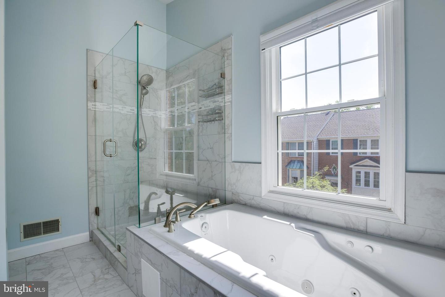 8001 GINA PL, VIENNA, Virginia 22182, 3 Bedrooms Bedrooms, ,2 BathroomsBathrooms,Residential,For sale,8001 GINA PL,VAFX2250124 MLS # VAFX2250124