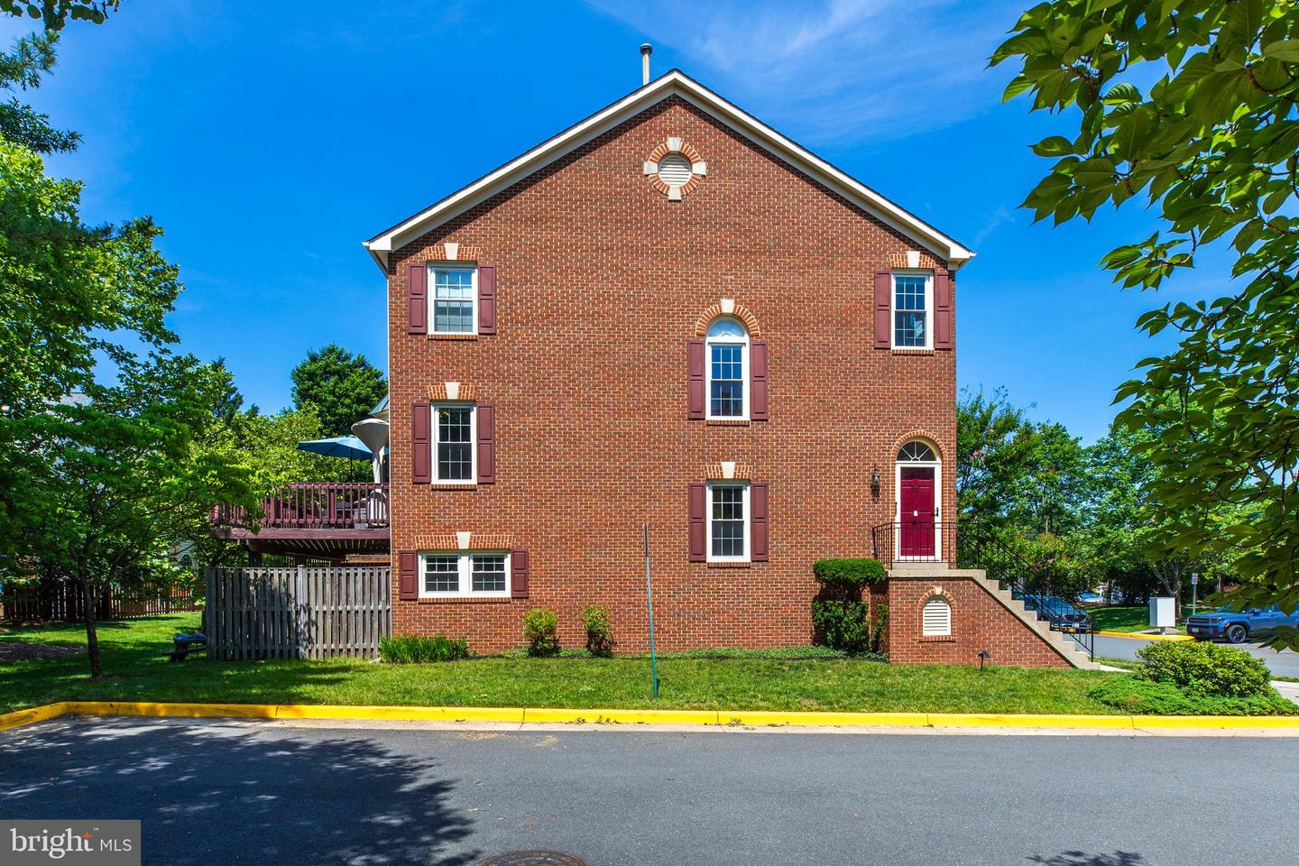 8001 GINA PL, VIENNA, Virginia 22182, 3 Bedrooms Bedrooms, ,2 BathroomsBathrooms,Residential,For sale,8001 GINA PL,VAFX2250124 MLS # VAFX2250124