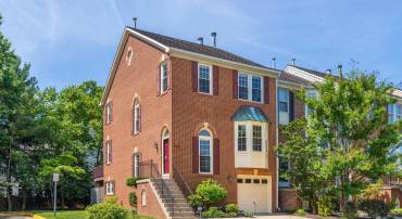 8001 GINA PL, VIENNA, Virginia 22182, 3 Bedrooms Bedrooms, ,2 BathroomsBathrooms,Residential,For sale,8001 GINA PL,VAFX2250124 MLS # VAFX2250124
