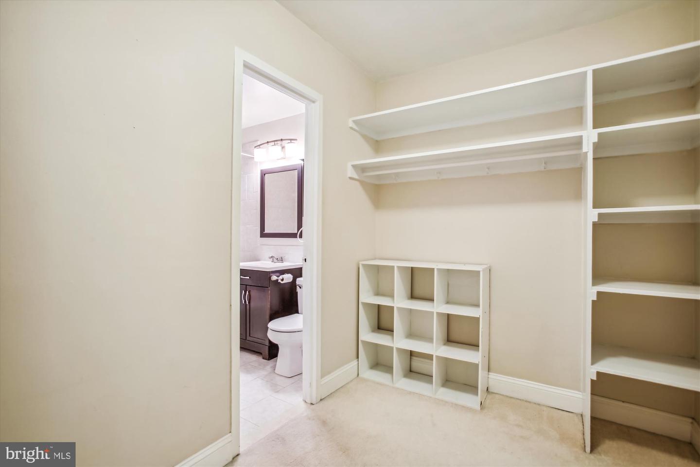 1121 ARLINGTON BLVD #724, ARLINGTON, Virginia 22209, ,1 BathroomBathrooms,Residential,For sale,1121 ARLINGTON BLVD #724,VAAR2059784 MLS # VAAR2059784