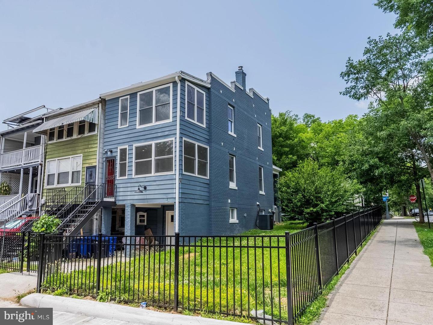 1233 TRINIDAD AVE NE, WASHINGTON, District Of Columbia 20002, 3 Bedrooms Bedrooms, ,3 BathroomsBathrooms,Residential,For sale,1233 TRINIDAD AVE NE,DCDC2207542 MLS # DCDC2207542
