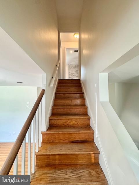 3814 JANCIE RD, FAIRFAX, Virginia 22030, 3 Bedrooms Bedrooms, ,2 BathroomsBathrooms,Residential,For sale,3814 JANCIE RD,VAFC2006524 MLS # VAFC2006524
