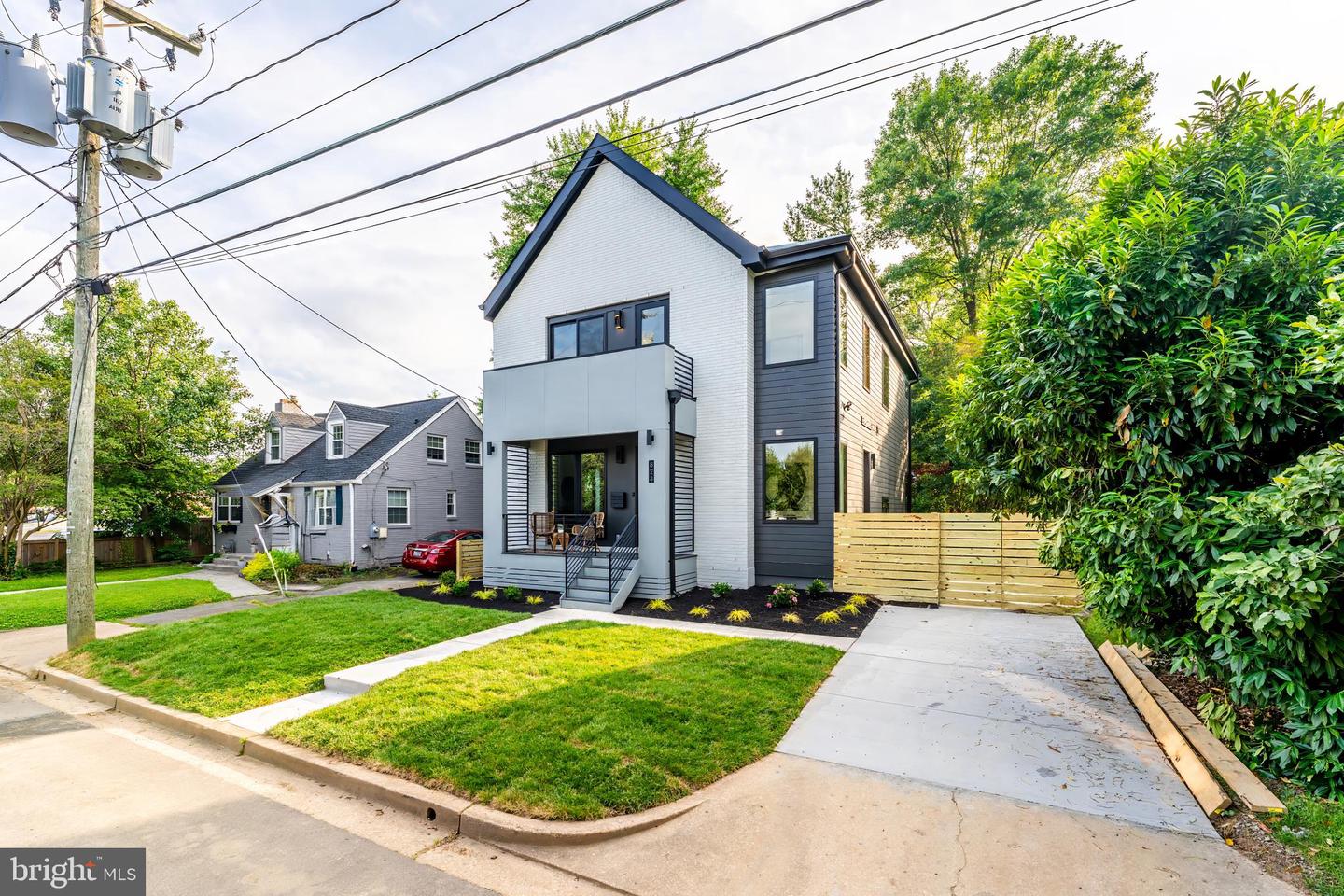 824 N EDISON ST, ARLINGTON, Virginia 22205, 5 Bedrooms Bedrooms, ,4 BathroomsBathrooms,Residential,For sale,824 N EDISON ST,VAAR2059852 MLS # VAAR2059852