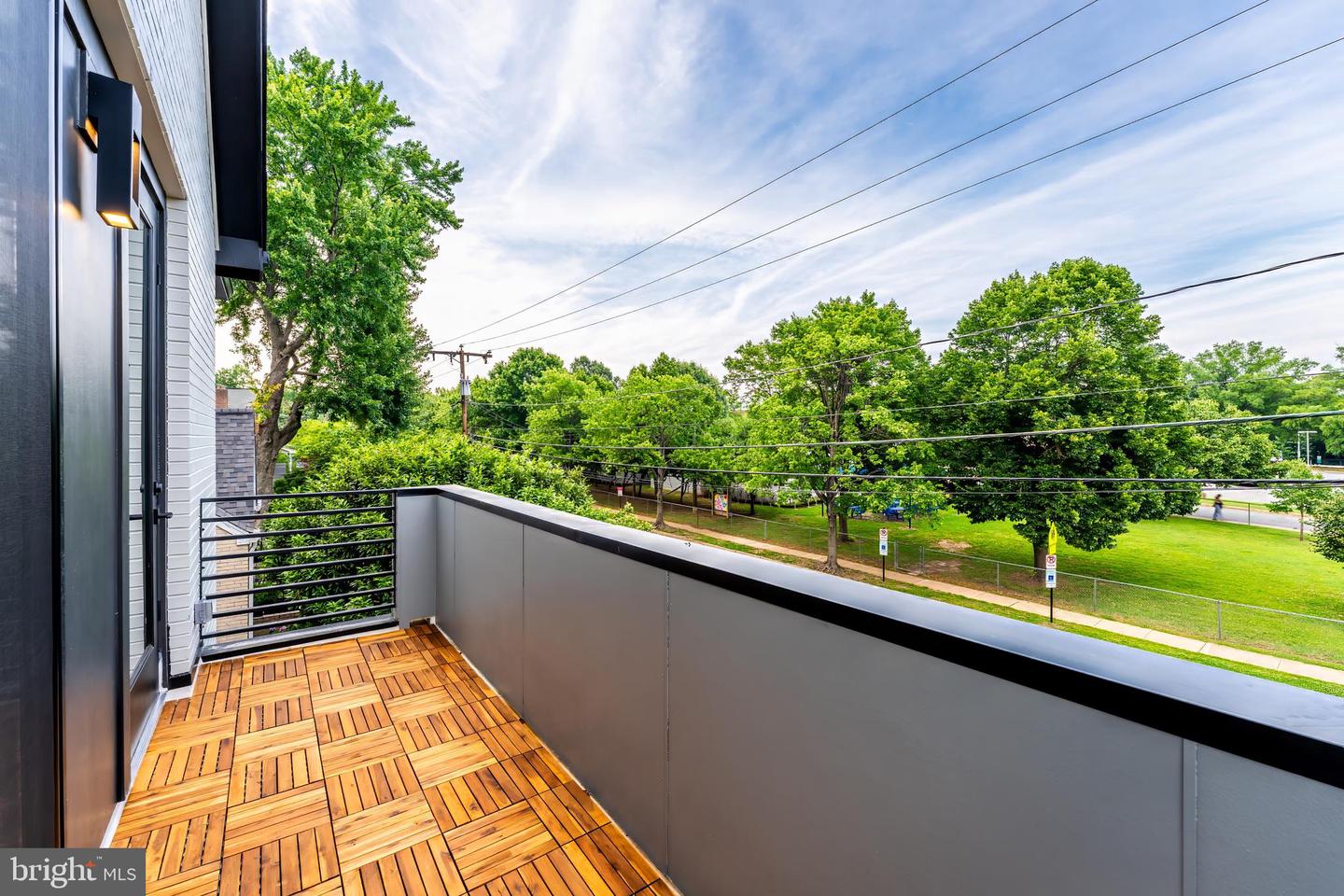 824 N EDISON ST, ARLINGTON, Virginia 22205, 5 Bedrooms Bedrooms, ,4 BathroomsBathrooms,Residential,For sale,824 N EDISON ST,VAAR2059852 MLS # VAAR2059852