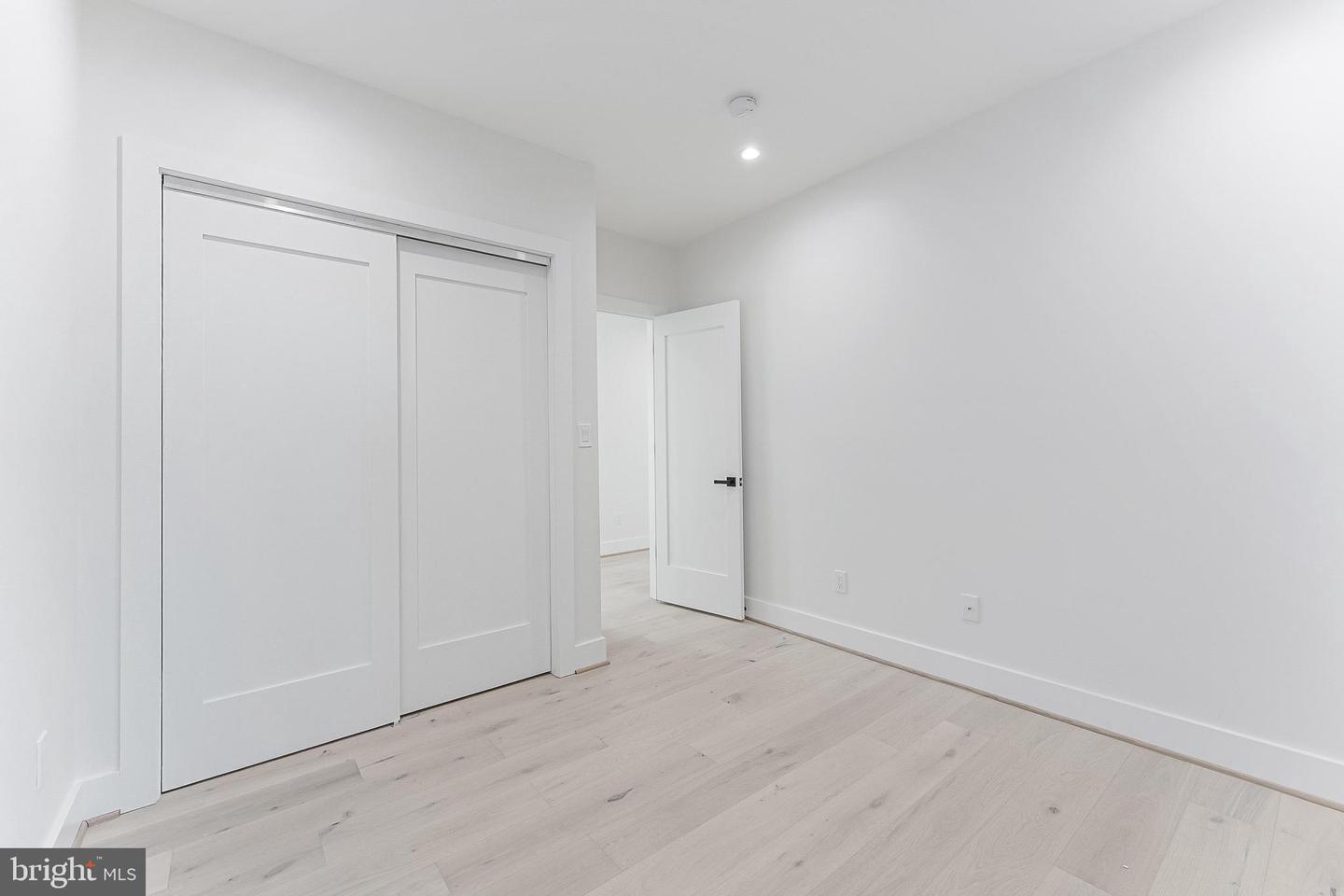 824 N EDISON ST, ARLINGTON, Virginia 22205, 5 Bedrooms Bedrooms, ,4 BathroomsBathrooms,Residential,For sale,824 N EDISON ST,VAAR2059852 MLS # VAAR2059852