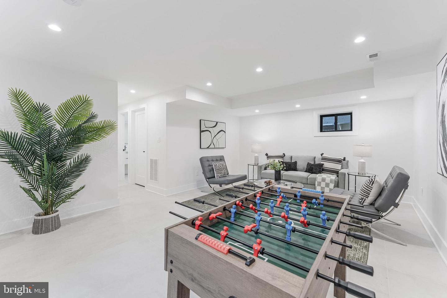 824 N EDISON ST, ARLINGTON, Virginia 22205, 5 Bedrooms Bedrooms, ,4 BathroomsBathrooms,Residential,For sale,824 N EDISON ST,VAAR2059852 MLS # VAAR2059852