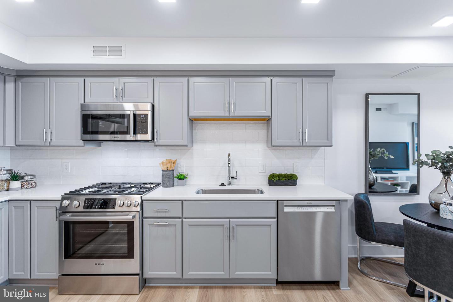 701 N HENRY ST #210, ALEXANDRIA, Virginia 22314, 2 Bedrooms Bedrooms, ,2 BathroomsBathrooms,Residential,For sale,701 N HENRY ST #210,VAAX2046894 MLS # VAAX2046894