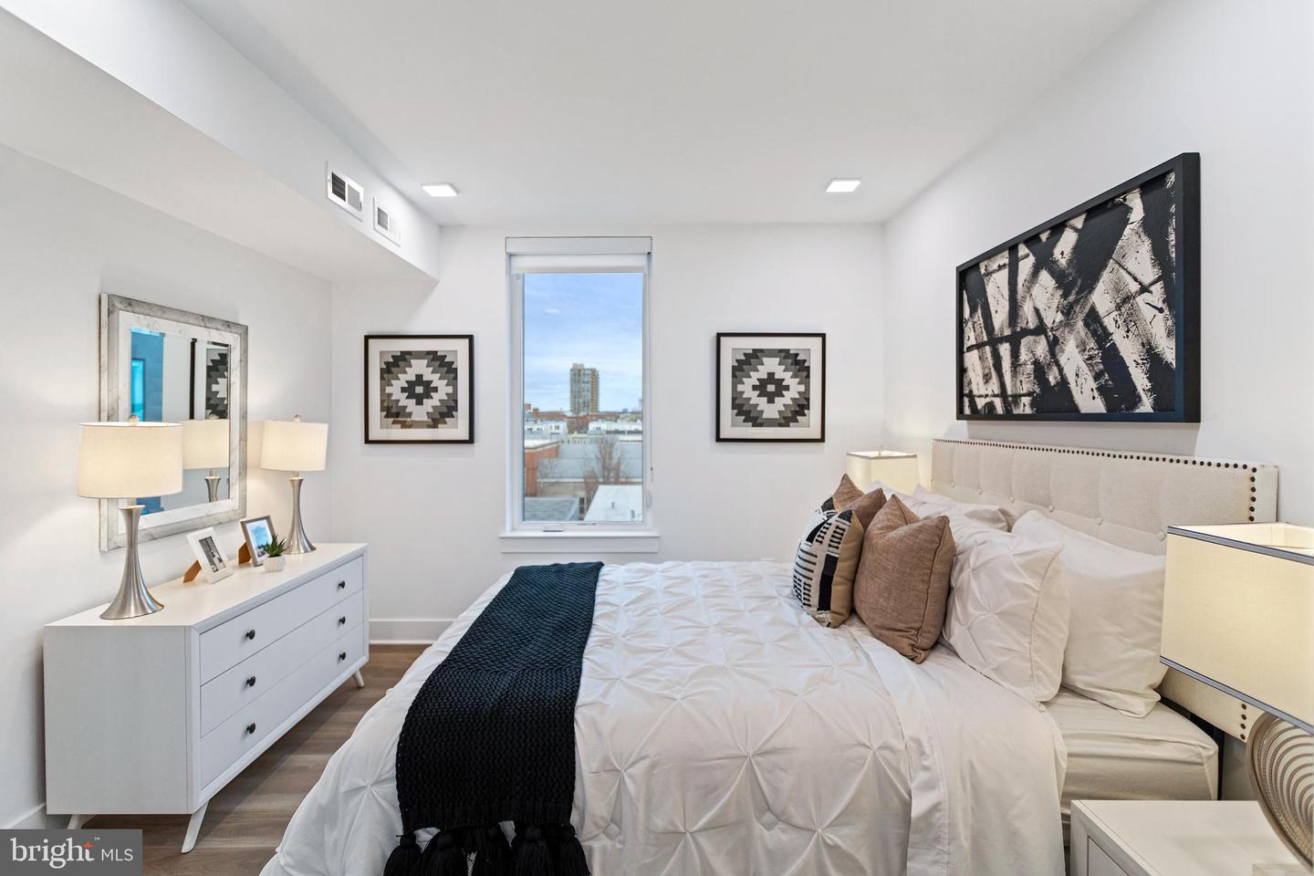 701 N HENRY ST #210, ALEXANDRIA, Virginia 22314, 2 Bedrooms Bedrooms, ,2 BathroomsBathrooms,Residential,For sale,701 N HENRY ST #210,VAAX2046894 MLS # VAAX2046894
