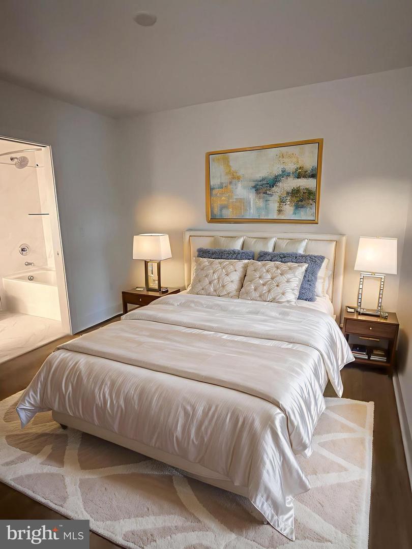 701 N HENRY ST #210, ALEXANDRIA, Virginia 22314, 2 Bedrooms Bedrooms, ,2 BathroomsBathrooms,Residential,For sale,701 N HENRY ST #210,VAAX2046894 MLS # VAAX2046894