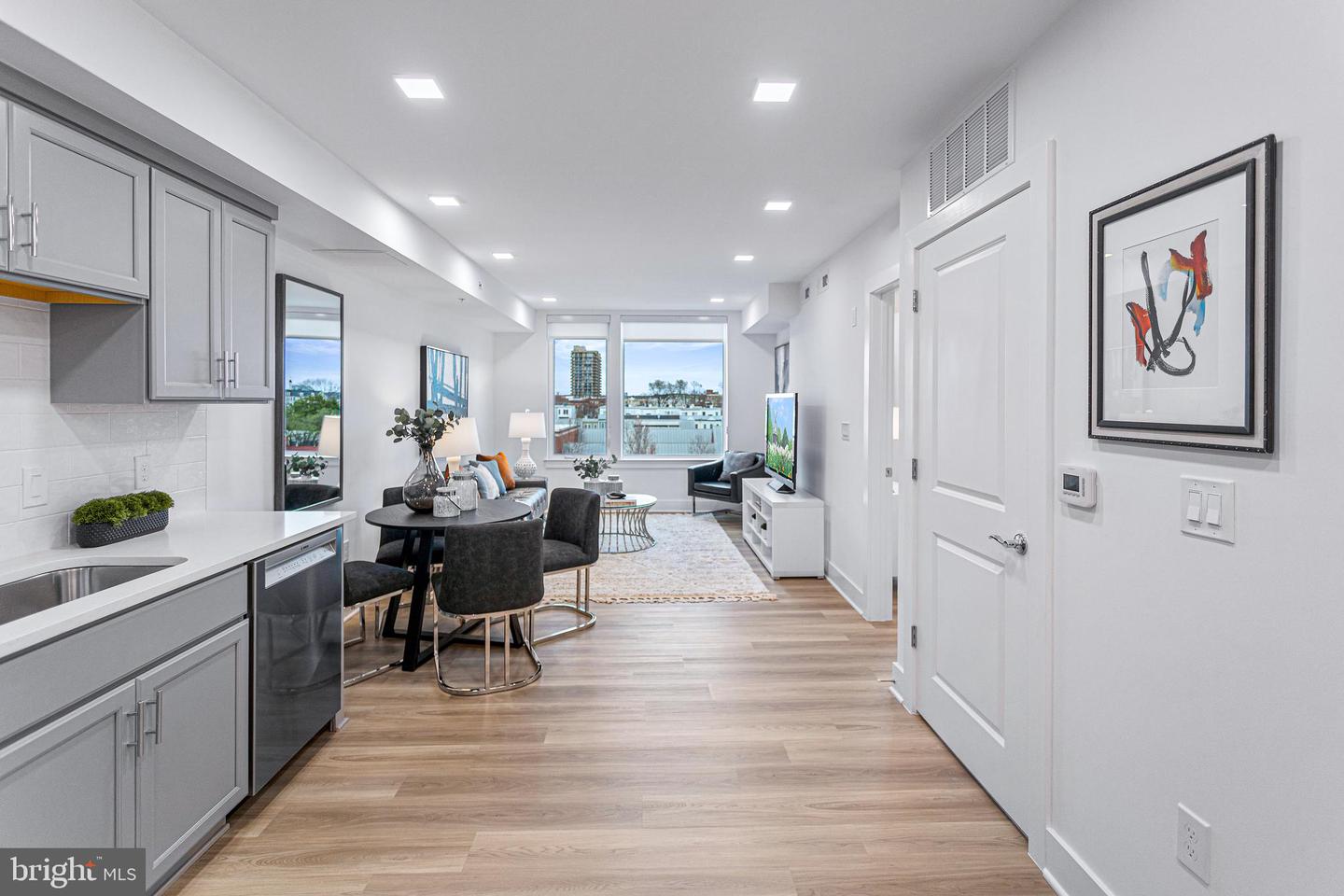 701 N HENRY ST #210, ALEXANDRIA, Virginia 22314, 2 Bedrooms Bedrooms, ,2 BathroomsBathrooms,Residential,For sale,701 N HENRY ST #210,VAAX2046894 MLS # VAAX2046894