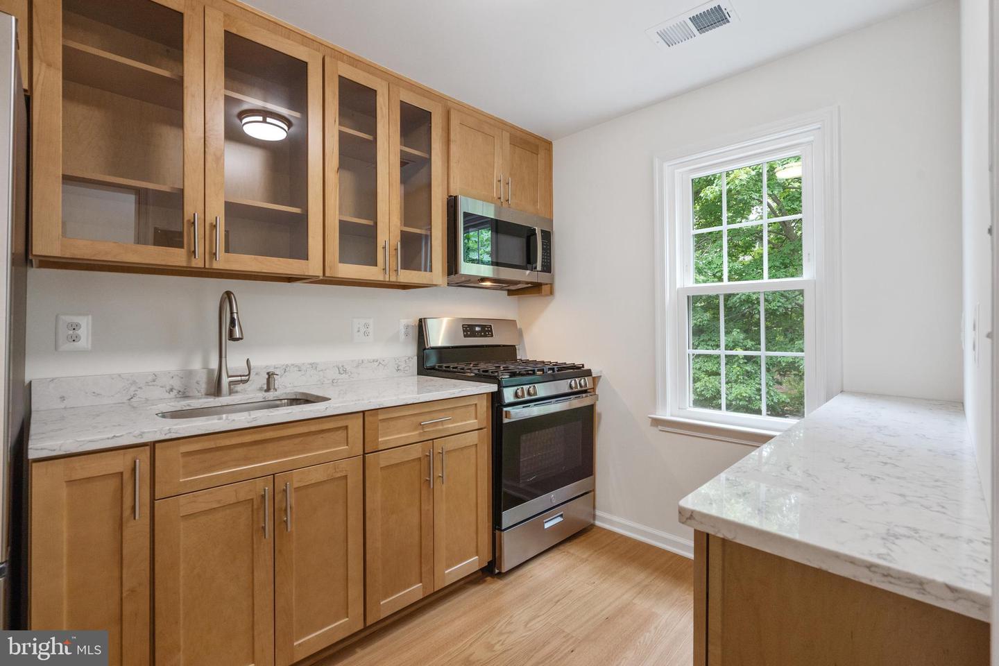 6727 W WAKEFIELD DR #B2, ALEXANDRIA, Virginia 22307, 2 Bedrooms Bedrooms, ,1 BathroomBathrooms,Residential,For sale,6727 W WAKEFIELD DR #B2,VAFX2250424 MLS # VAFX2250424