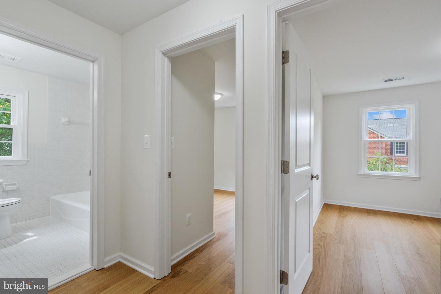 6727 W WAKEFIELD DR #B2, ALEXANDRIA, Virginia 22307, 2 Bedrooms Bedrooms, ,1 BathroomBathrooms,Residential,For sale,6727 W WAKEFIELD DR #B2,VAFX2250424 MLS # VAFX2250424