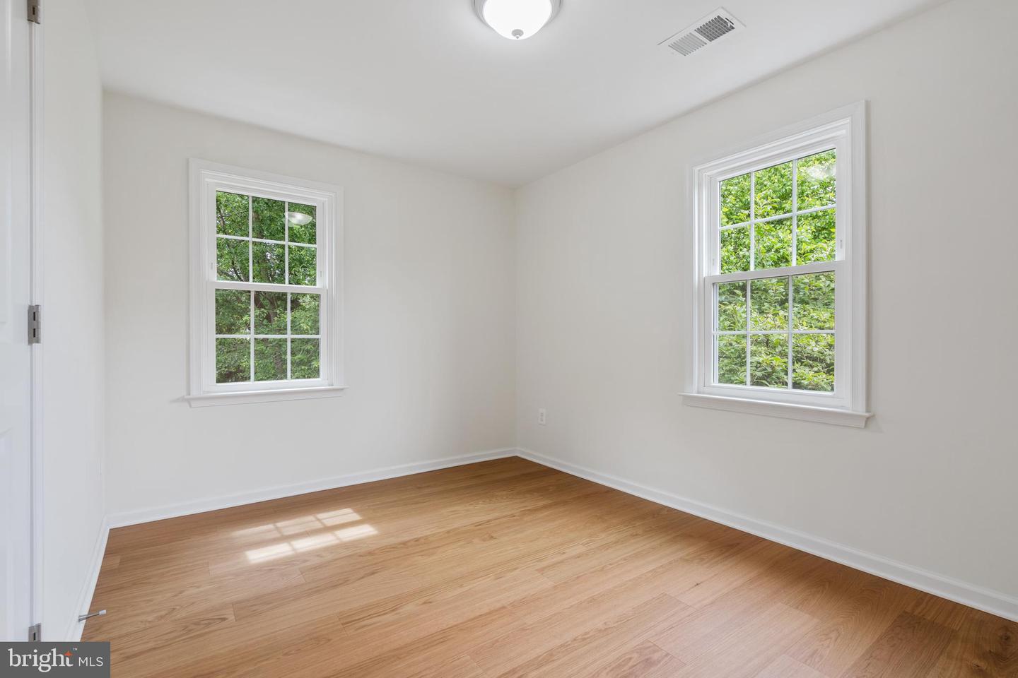 6727 W WAKEFIELD DR #B2, ALEXANDRIA, Virginia 22307, 2 Bedrooms Bedrooms, ,1 BathroomBathrooms,Residential,For sale,6727 W WAKEFIELD DR #B2,VAFX2250424 MLS # VAFX2250424