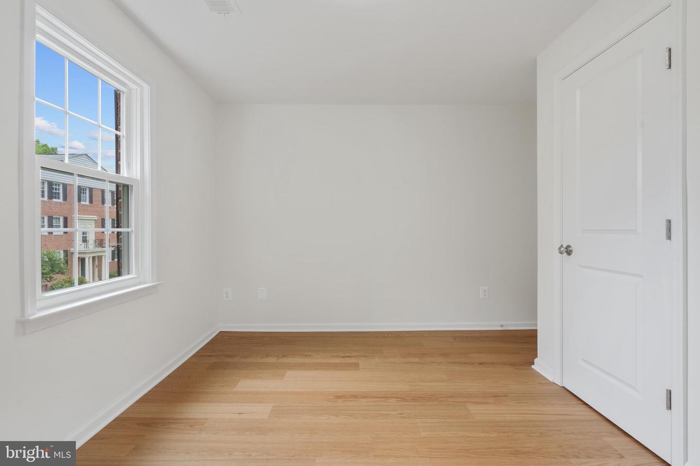 6727 W WAKEFIELD DR #B2, ALEXANDRIA, Virginia 22307, 2 Bedrooms Bedrooms, ,1 BathroomBathrooms,Residential,For sale,6727 W WAKEFIELD DR #B2,VAFX2250424 MLS # VAFX2250424