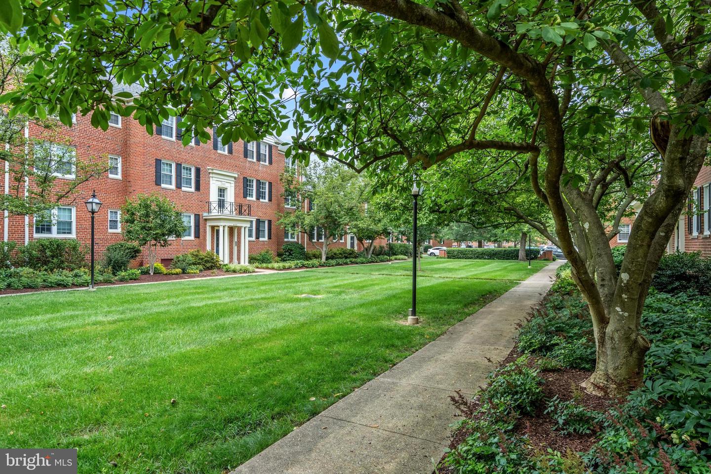6727 W WAKEFIELD DR #B2, ALEXANDRIA, Virginia 22307, 2 Bedrooms Bedrooms, ,1 BathroomBathrooms,Residential,For sale,6727 W WAKEFIELD DR #B2,VAFX2250424 MLS # VAFX2250424
