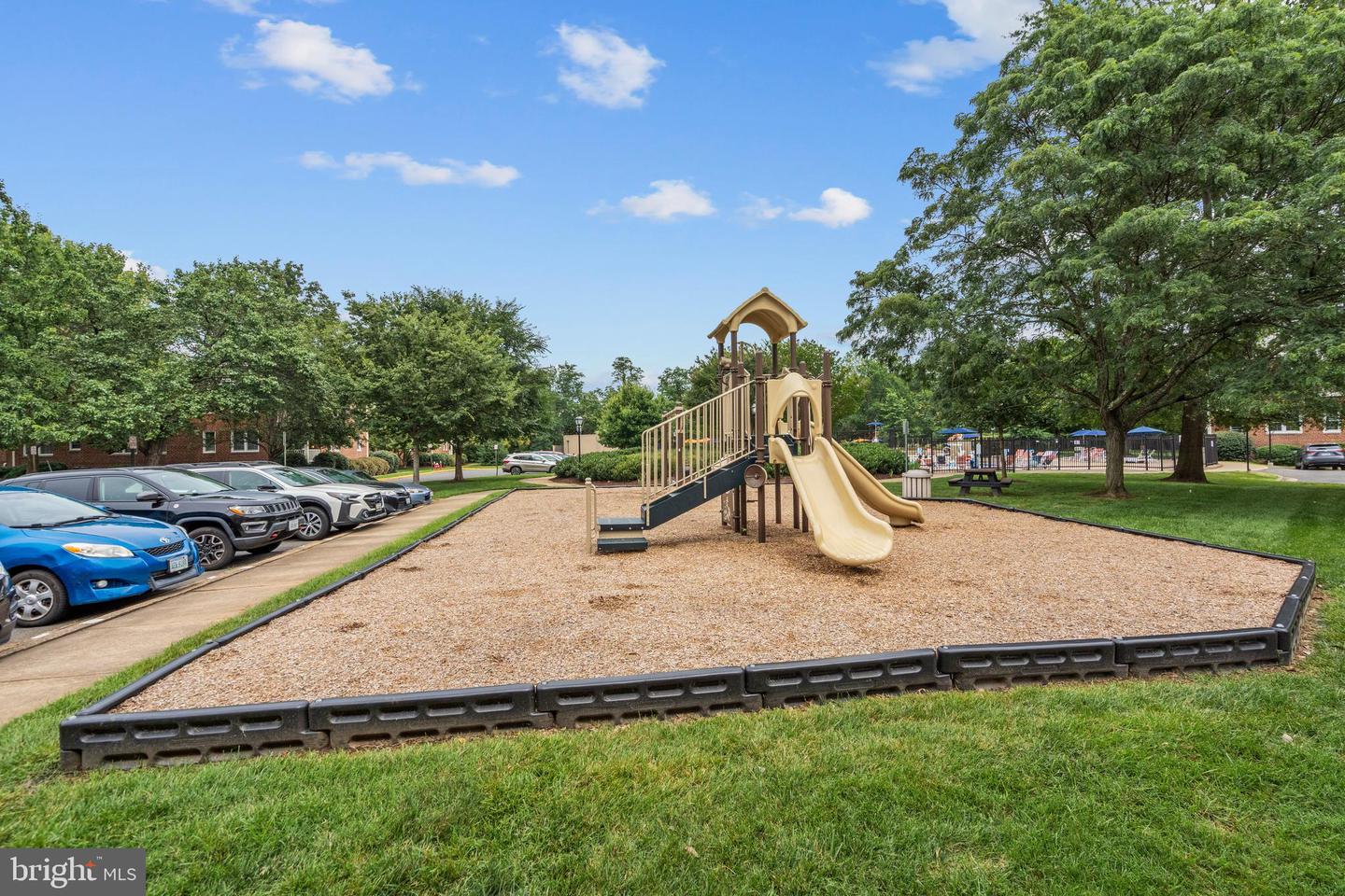 6727 W WAKEFIELD DR #B2, ALEXANDRIA, Virginia 22307, 2 Bedrooms Bedrooms, ,1 BathroomBathrooms,Residential,For sale,6727 W WAKEFIELD DR #B2,VAFX2250424 MLS # VAFX2250424