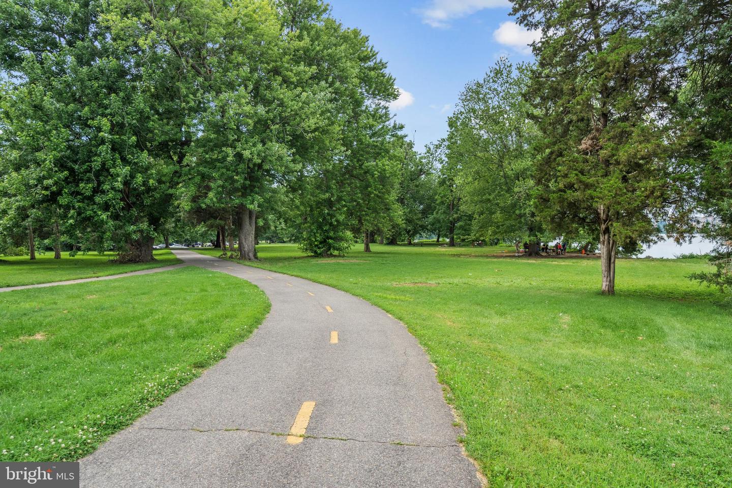 6727 W WAKEFIELD DR #B2, ALEXANDRIA, Virginia 22307, 2 Bedrooms Bedrooms, ,1 BathroomBathrooms,Residential,For sale,6727 W WAKEFIELD DR #B2,VAFX2250424 MLS # VAFX2250424