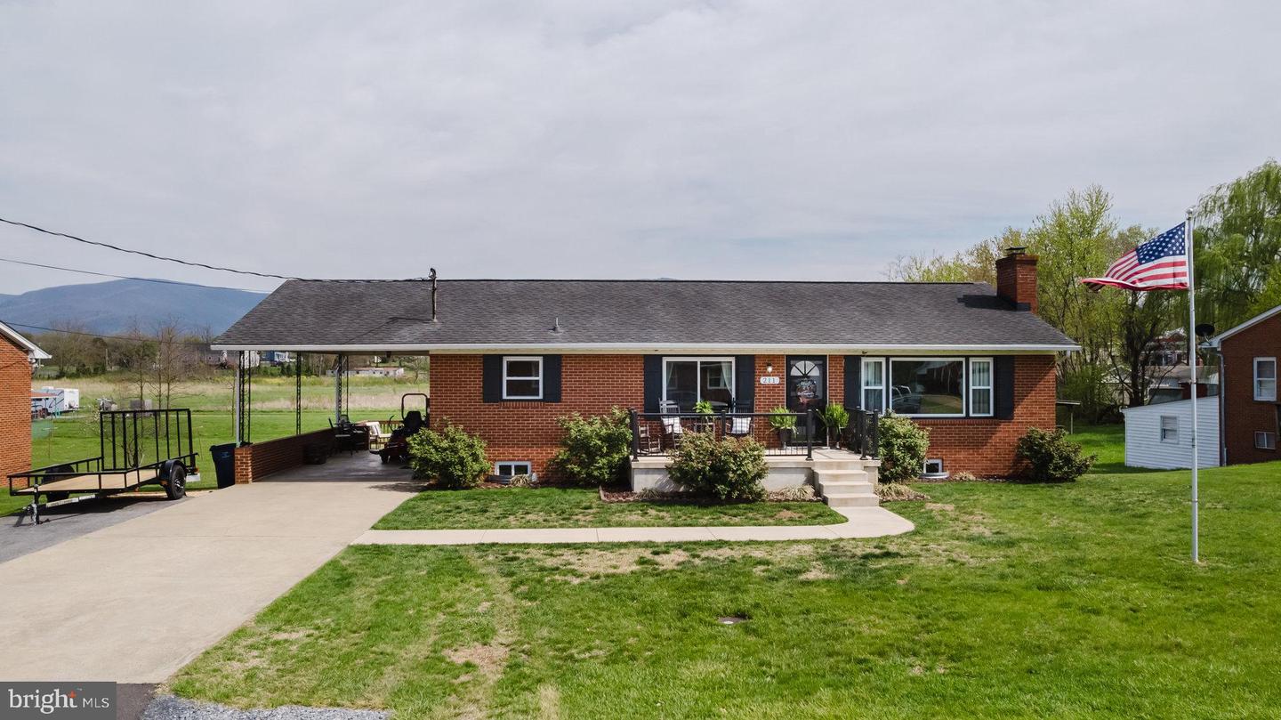 211 AL GOOD DR, STANLEY, Virginia 22851, 5 Bedrooms Bedrooms, ,2 BathroomsBathrooms,Residential,For sale,211 AL GOOD DR,VAPA2005078 MLS # VAPA2005078