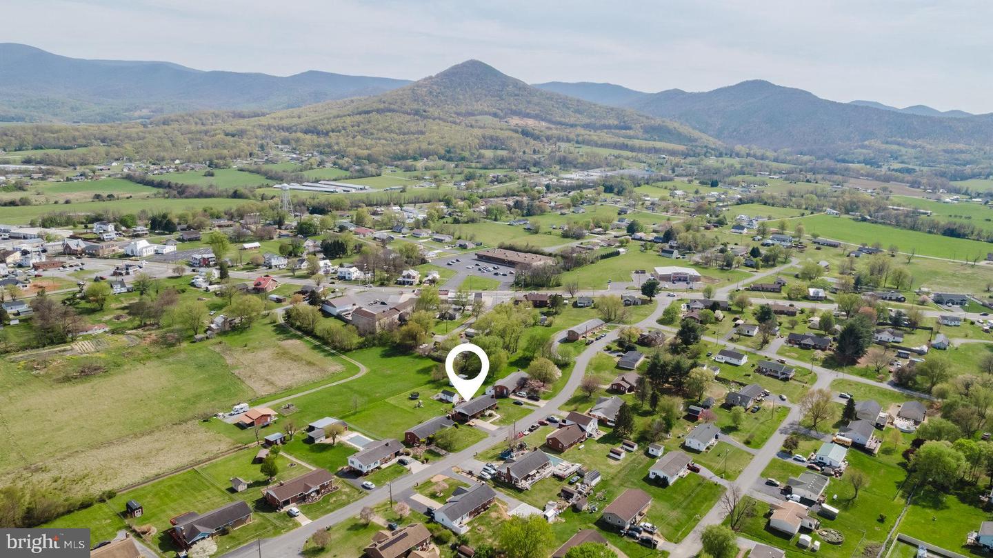 211 AL GOOD DR, STANLEY, Virginia 22851, 5 Bedrooms Bedrooms, ,2 BathroomsBathrooms,Residential,For sale,211 AL GOOD DR,VAPA2005078 MLS # VAPA2005078