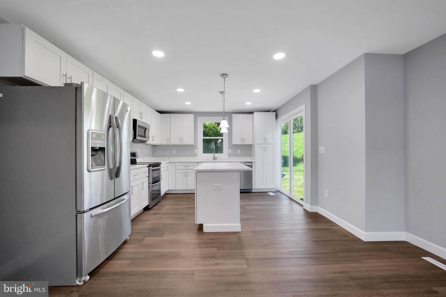 152 OAK VIEW DR SE, LEESBURG, Virginia 20175, 4 Bedrooms Bedrooms, ,3 BathroomsBathrooms,Residential,For sale,152 OAK VIEW DR SE,VALO2100444 MLS # VALO2100444