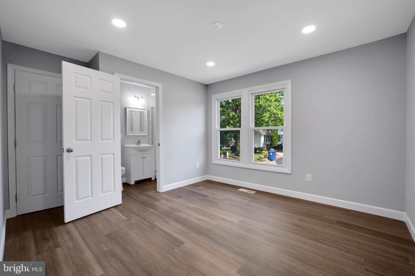 152 OAK VIEW DR SE, LEESBURG, Virginia 20175, 4 Bedrooms Bedrooms, ,3 BathroomsBathrooms,Residential,For sale,152 OAK VIEW DR SE,VALO2100444 MLS # VALO2100444