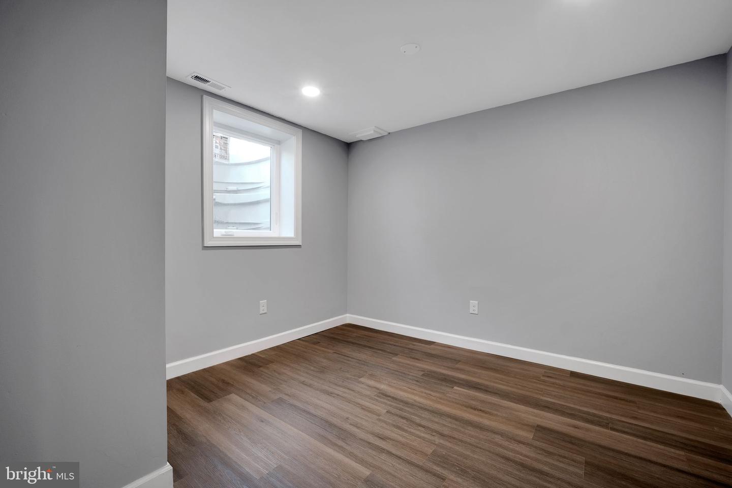 152 OAK VIEW DR SE, LEESBURG, Virginia 20175, 4 Bedrooms Bedrooms, ,3 BathroomsBathrooms,Residential,For sale,152 OAK VIEW DR SE,VALO2100444 MLS # VALO2100444