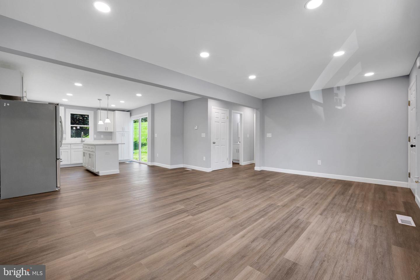 152 OAK VIEW DR SE, LEESBURG, Virginia 20175, 4 Bedrooms Bedrooms, ,3 BathroomsBathrooms,Residential,For sale,152 OAK VIEW DR SE,VALO2100444 MLS # VALO2100444
