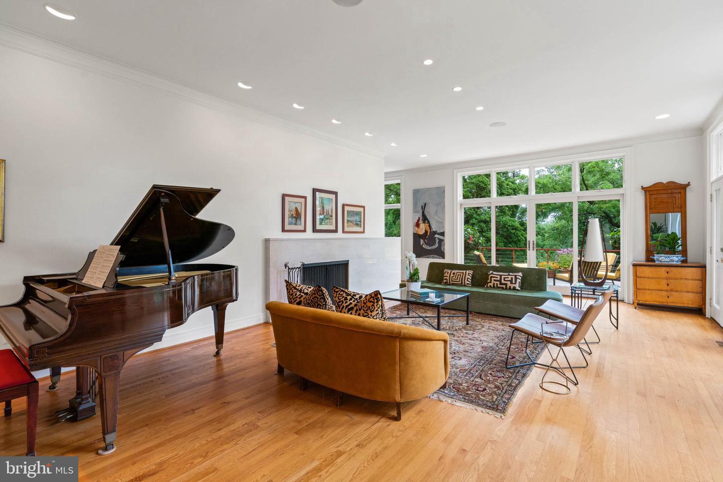 2714 QUEBEC ST NW, WASHINGTON, District Of Columbia 20008, 7 Bedrooms Bedrooms, ,7 BathroomsBathrooms,Residential,For sale,2714 QUEBEC ST NW,DCDC2207654 MLS # DCDC2207654
