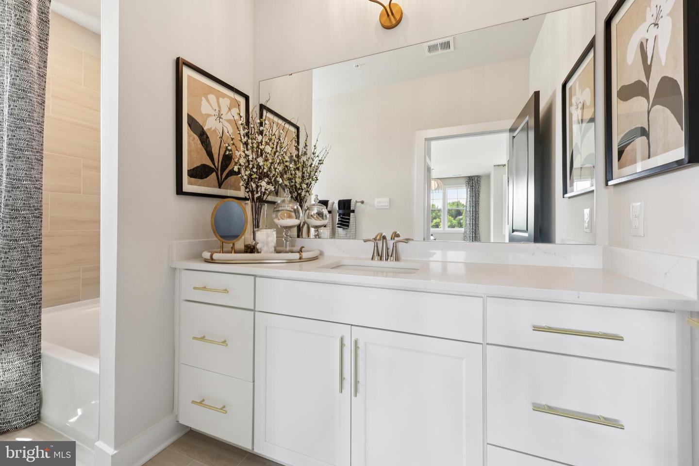 8264 COLLING MANOR CT, ALEXANDRIA, Virginia 22308, 6 Bedrooms Bedrooms, ,6 BathroomsBathrooms,Residential,For sale,8264 COLLING MANOR CT,VAFX2250496 MLS # VAFX2250496