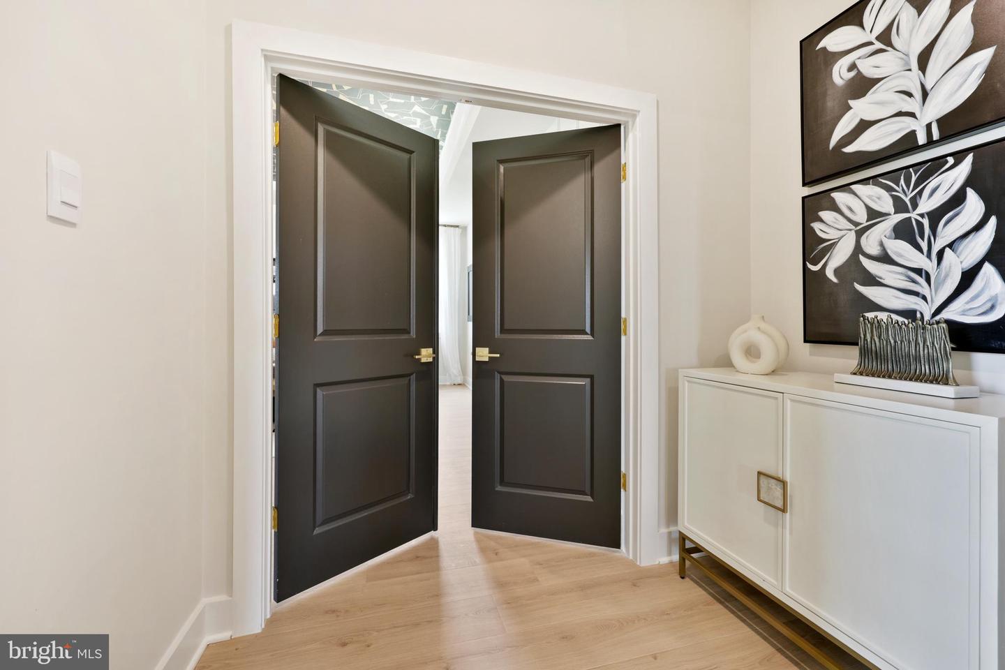 8264 COLLING MANOR CT, ALEXANDRIA, Virginia 22308, 6 Bedrooms Bedrooms, ,6 BathroomsBathrooms,Residential,For sale,8264 COLLING MANOR CT,VAFX2250496 MLS # VAFX2250496