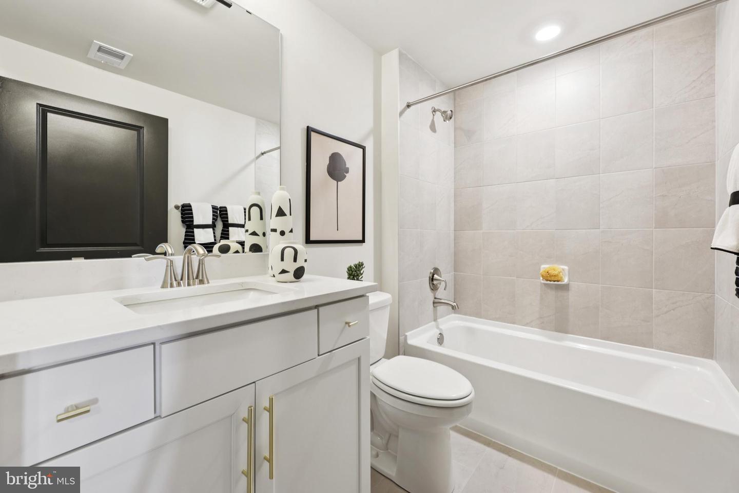 8264 COLLING MANOR CT, ALEXANDRIA, Virginia 22308, 6 Bedrooms Bedrooms, ,6 BathroomsBathrooms,Residential,For sale,8264 COLLING MANOR CT,VAFX2250496 MLS # VAFX2250496