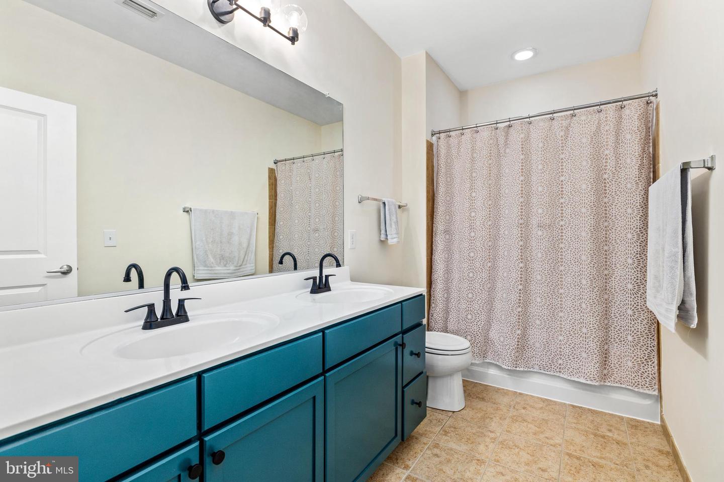 1391 PENNSYLVANIA AVE SE #514, WASHINGTON, District Of Columbia 20003, 2 Bedrooms Bedrooms, ,2 BathroomsBathrooms,Residential,For sale,1391 PENNSYLVANIA AVE SE #514,DCDC2187344 MLS # DCDC2187344
