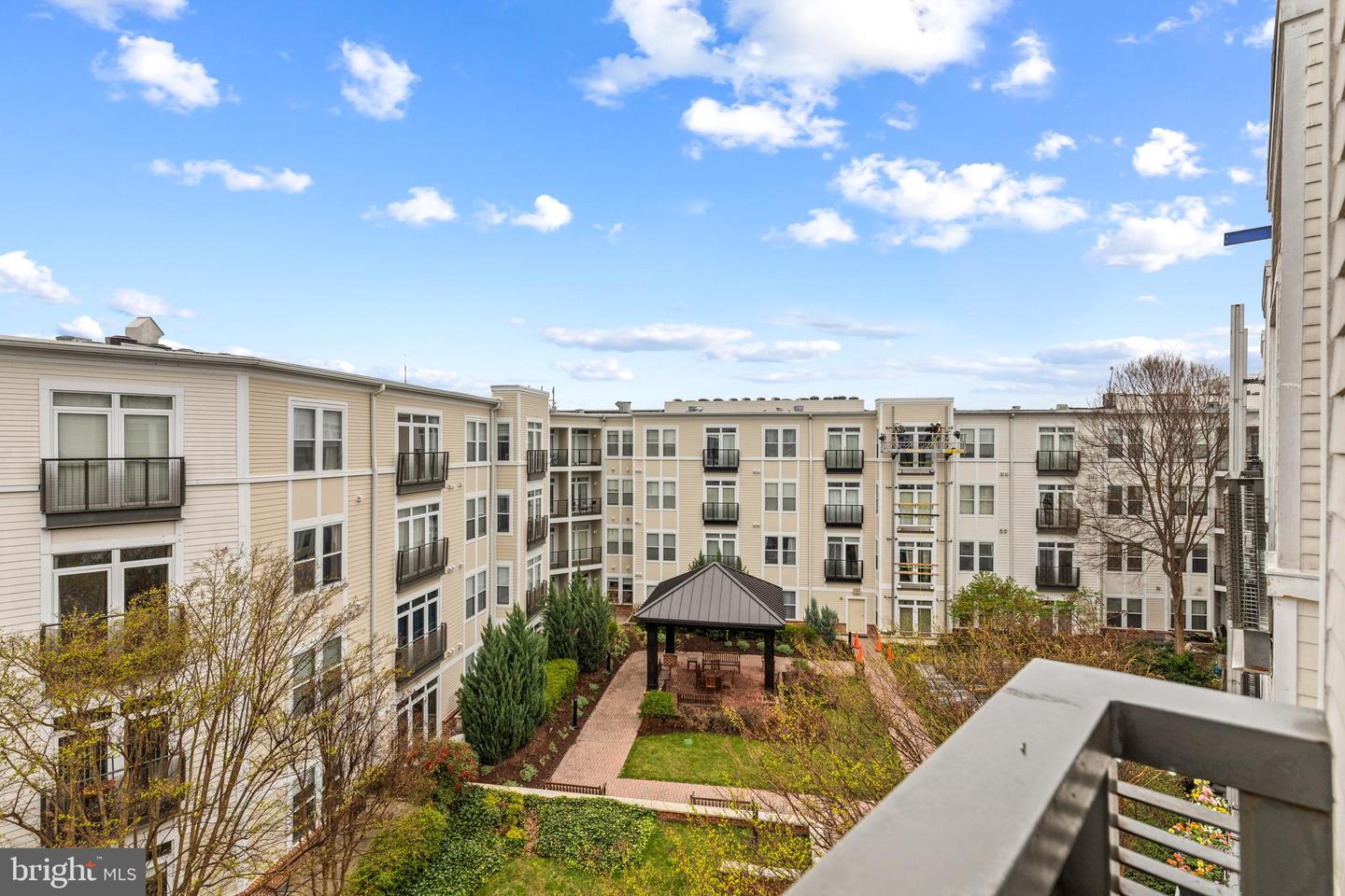 1391 PENNSYLVANIA AVE SE #514, WASHINGTON, District Of Columbia 20003, 2 Bedrooms Bedrooms, ,2 BathroomsBathrooms,Residential,For sale,1391 PENNSYLVANIA AVE SE #514,DCDC2187344 MLS # DCDC2187344