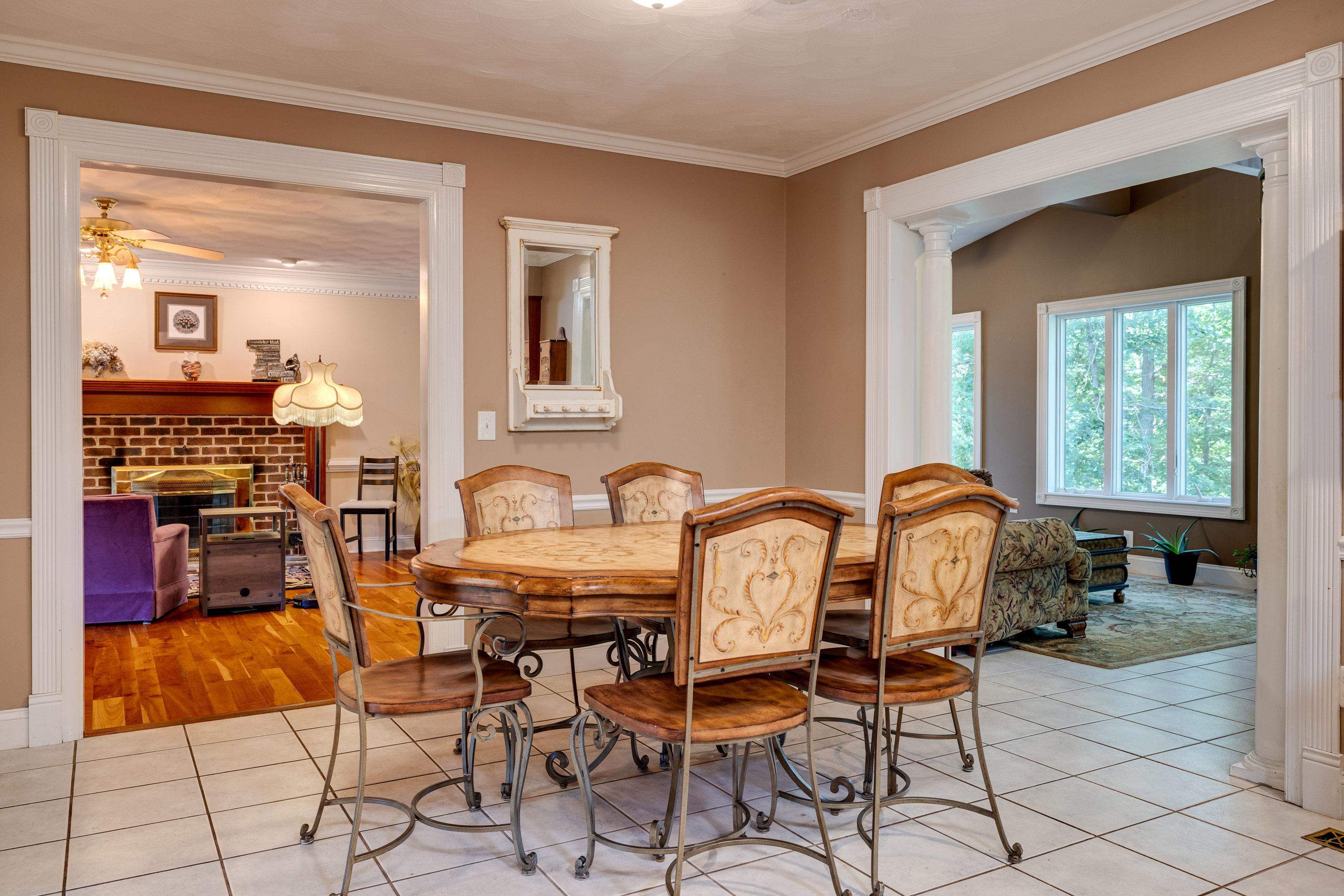 1515 CUMBERLAND DR, ROCKINGHAM, Virginia 22801, 5 Bedrooms Bedrooms, ,3 BathroomsBathrooms,Residential,1515 CUMBERLAND DR,666107 MLS # 666107