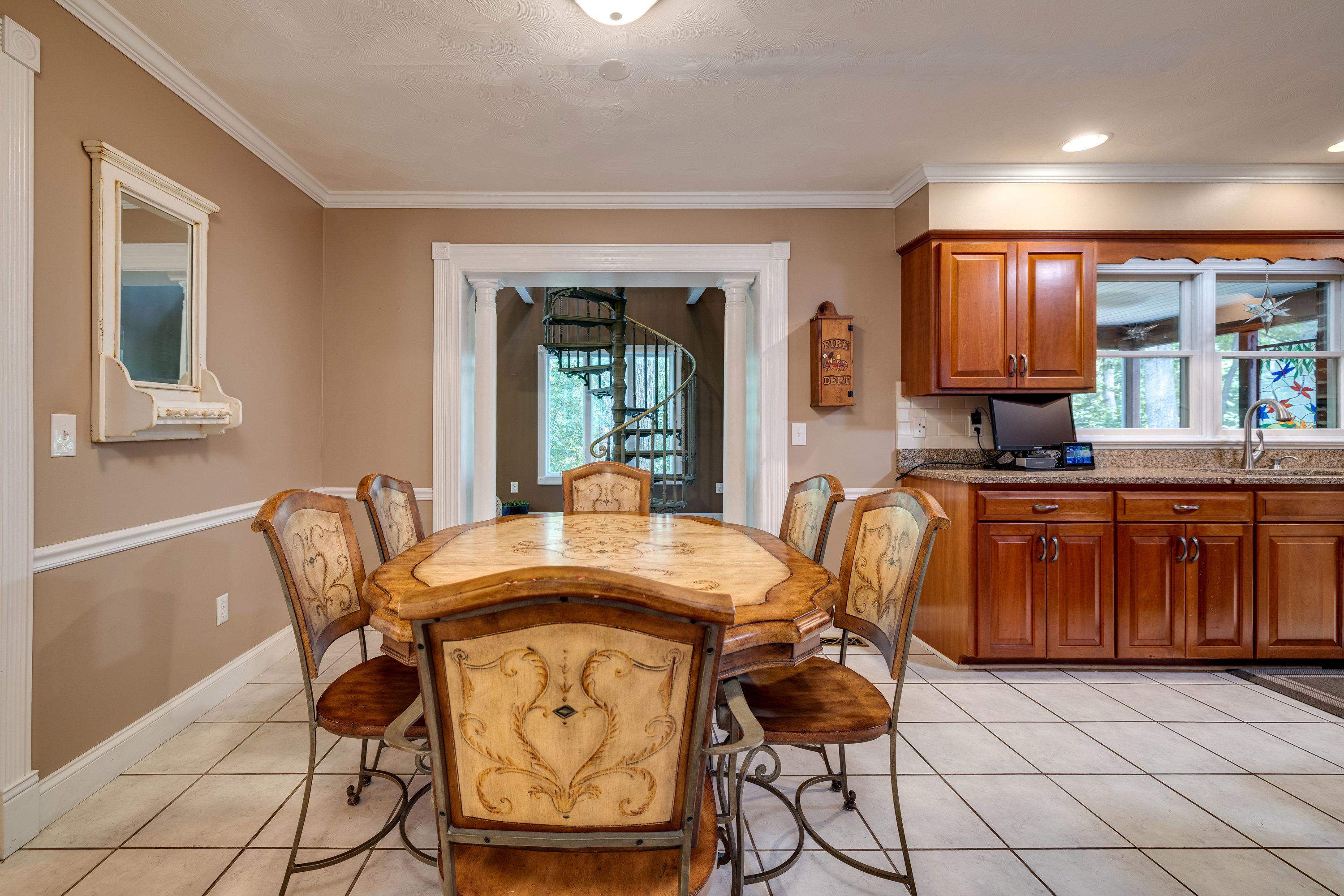 1515 CUMBERLAND DR, ROCKINGHAM, Virginia 22801, 5 Bedrooms Bedrooms, ,3 BathroomsBathrooms,Residential,1515 CUMBERLAND DR,666107 MLS # 666107
