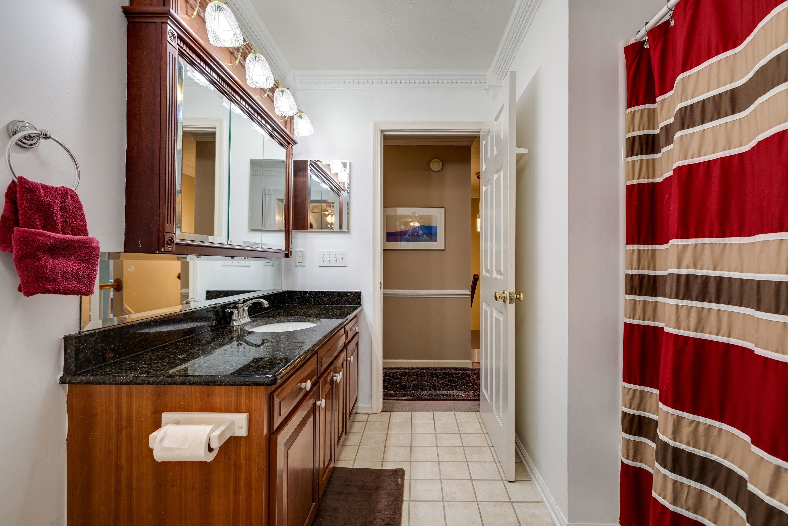 1515 CUMBERLAND DR, ROCKINGHAM, Virginia 22801, 5 Bedrooms Bedrooms, ,3 BathroomsBathrooms,Residential,1515 CUMBERLAND DR,666107 MLS # 666107