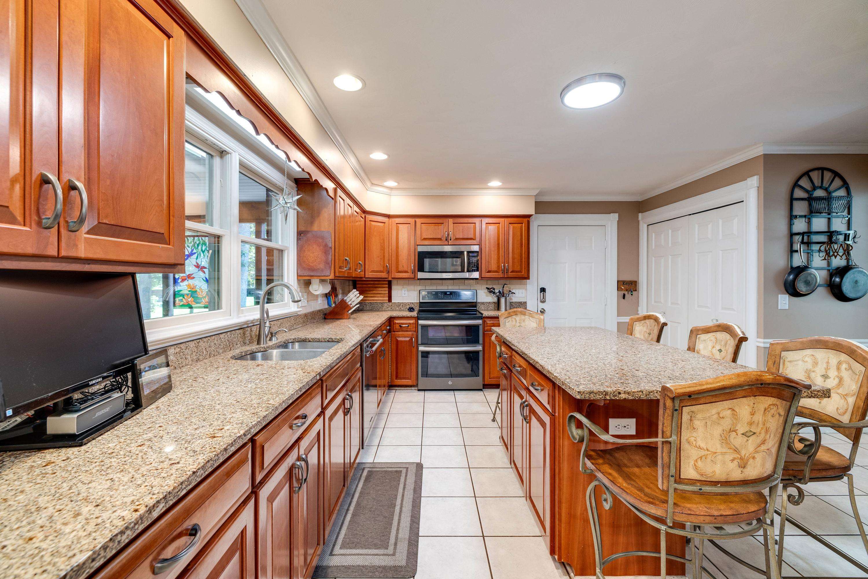 1515 CUMBERLAND DR, ROCKINGHAM, Virginia 22801, 5 Bedrooms Bedrooms, ,3 BathroomsBathrooms,Residential,1515 CUMBERLAND DR,666107 MLS # 666107