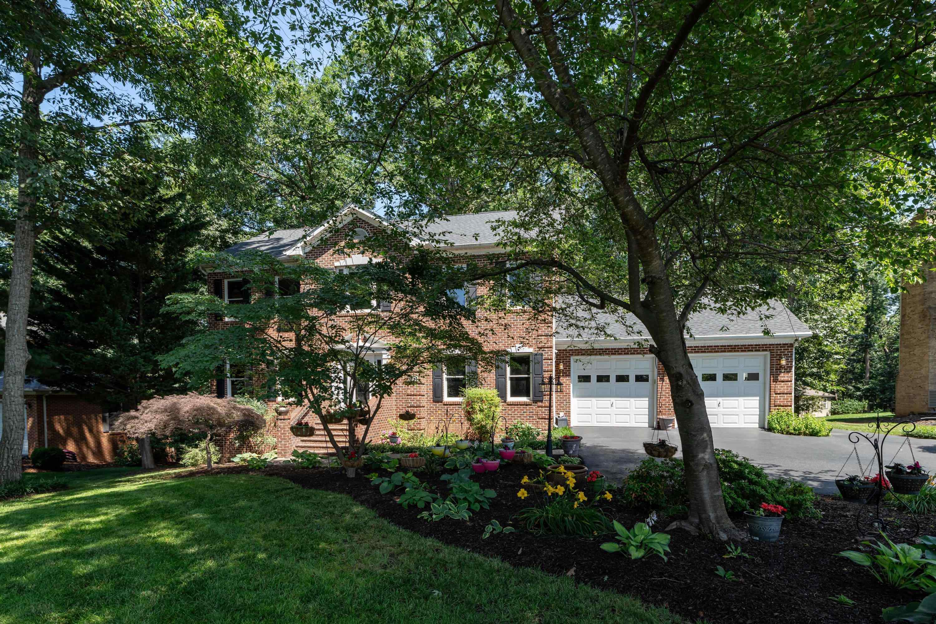1515 CUMBERLAND DR, ROCKINGHAM, Virginia 22801, 5 Bedrooms Bedrooms, ,3 BathroomsBathrooms,Residential,1515 CUMBERLAND DR,666107 MLS # 666107