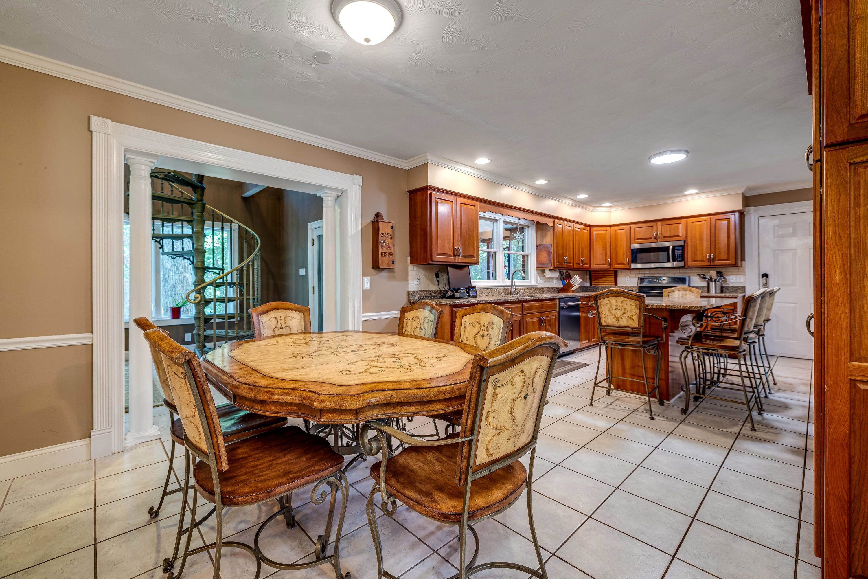 1515 CUMBERLAND DR, ROCKINGHAM, Virginia 22801, 5 Bedrooms Bedrooms, ,3 BathroomsBathrooms,Residential,1515 CUMBERLAND DR,666107 MLS # 666107