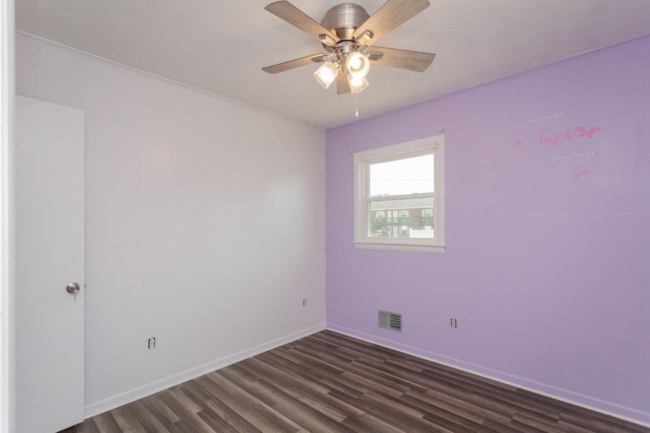 508 N STUART AVE, ELKTON, Virginia 22827, 3 Bedrooms Bedrooms, ,1 BathroomBathrooms,Residential,508 N STUART AVE,666111 MLS # 666111
