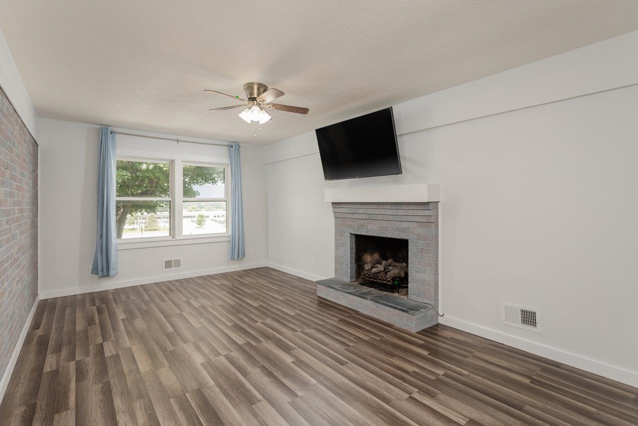 508 N STUART AVE, ELKTON, Virginia 22827, 3 Bedrooms Bedrooms, ,1 BathroomBathrooms,Residential,508 N STUART AVE,666111 MLS # 666111
