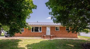 508 N STUART AVE, ELKTON, Virginia 22827, 3 Bedrooms Bedrooms, ,1 BathroomBathrooms,Residential,508 N STUART AVE,666111 MLS # 666111
