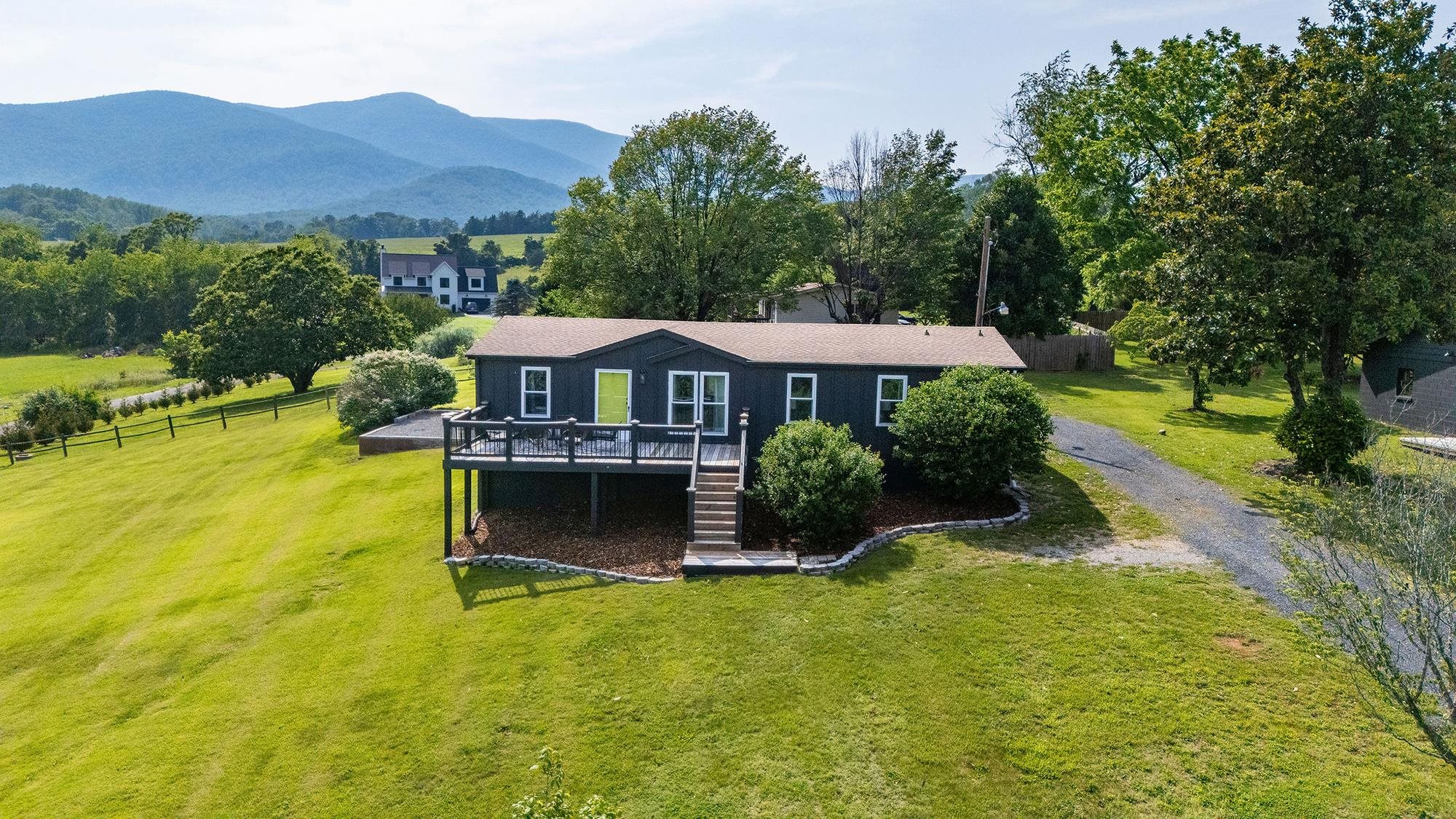 7825 ROCKFISH VALLEY HWY, AFTON, Virginia 22920, 3 Bedrooms Bedrooms, ,2 BathroomsBathrooms,Residential,7825 ROCKFISH VALLEY HWY,666113 MLS # 666113