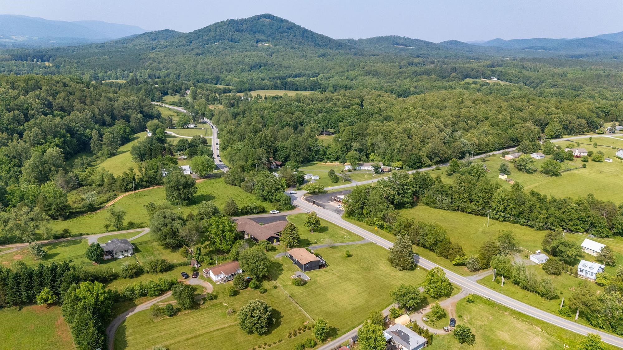 7825 ROCKFISH VALLEY HWY, AFTON, Virginia 22920, 3 Bedrooms Bedrooms, ,2 BathroomsBathrooms,Residential,7825 ROCKFISH VALLEY HWY,666113 MLS # 666113