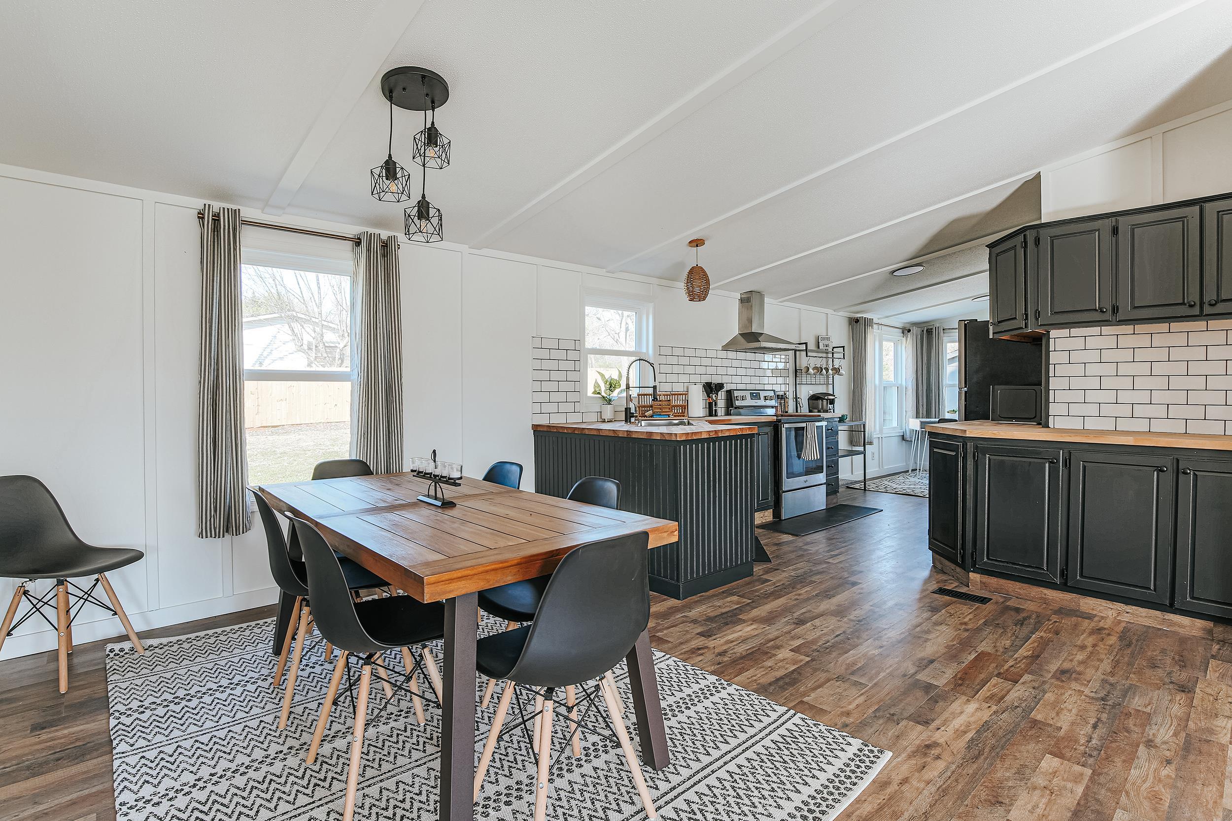 7825 ROCKFISH VALLEY HWY, AFTON, Virginia 22920, 3 Bedrooms Bedrooms, ,2 BathroomsBathrooms,Residential,7825 ROCKFISH VALLEY HWY,666113 MLS # 666113
