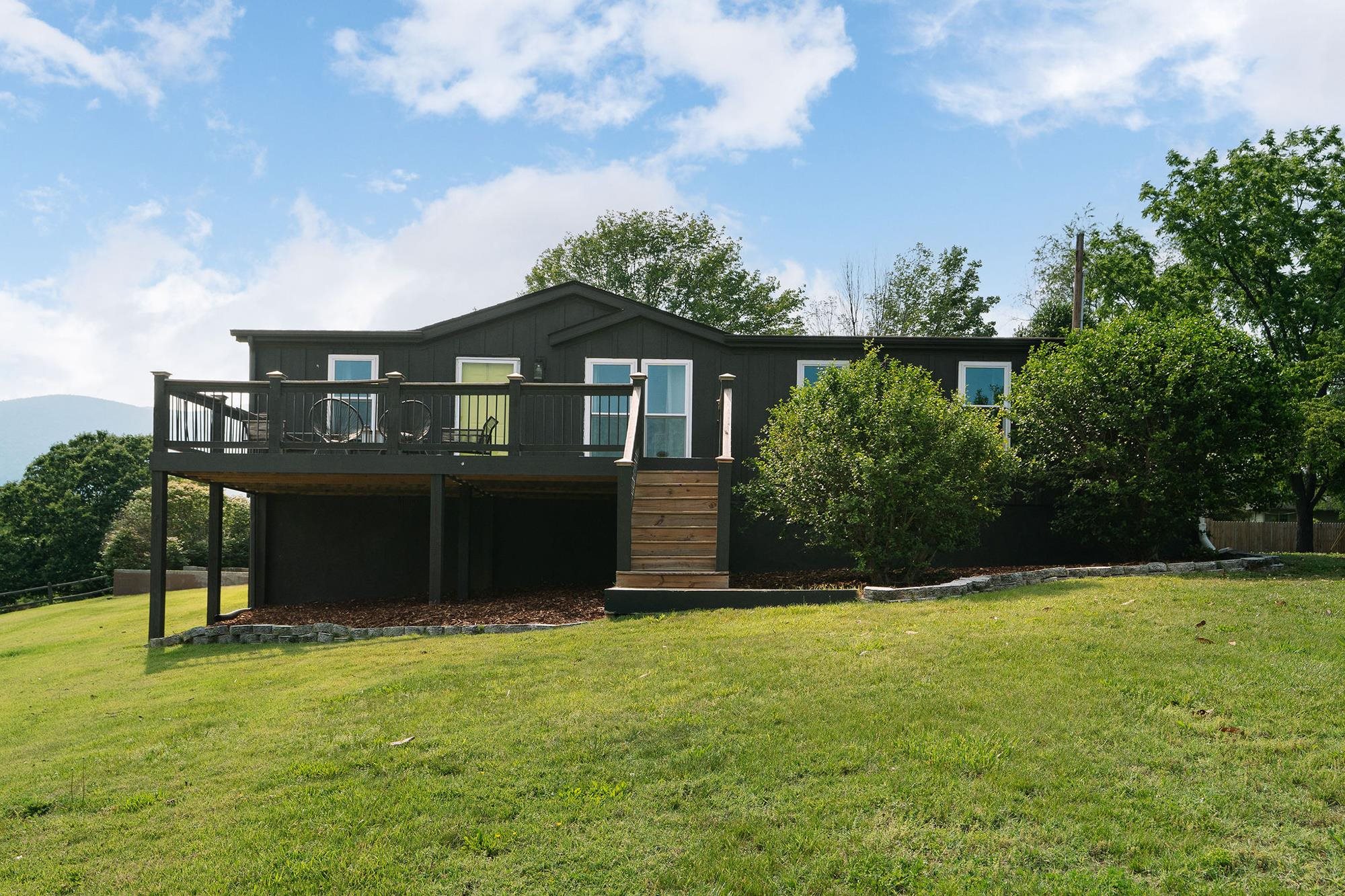 7825 ROCKFISH VALLEY HWY, AFTON, Virginia 22920, 3 Bedrooms Bedrooms, ,2 BathroomsBathrooms,Residential,7825 ROCKFISH VALLEY HWY,666113 MLS # 666113
