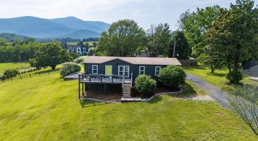 7825 ROCKFISH VALLEY HWY, AFTON, Virginia 22920, 3 Bedrooms Bedrooms, ,2 BathroomsBathrooms,Residential,7825 ROCKFISH VALLEY HWY,666113 MLS # 666113