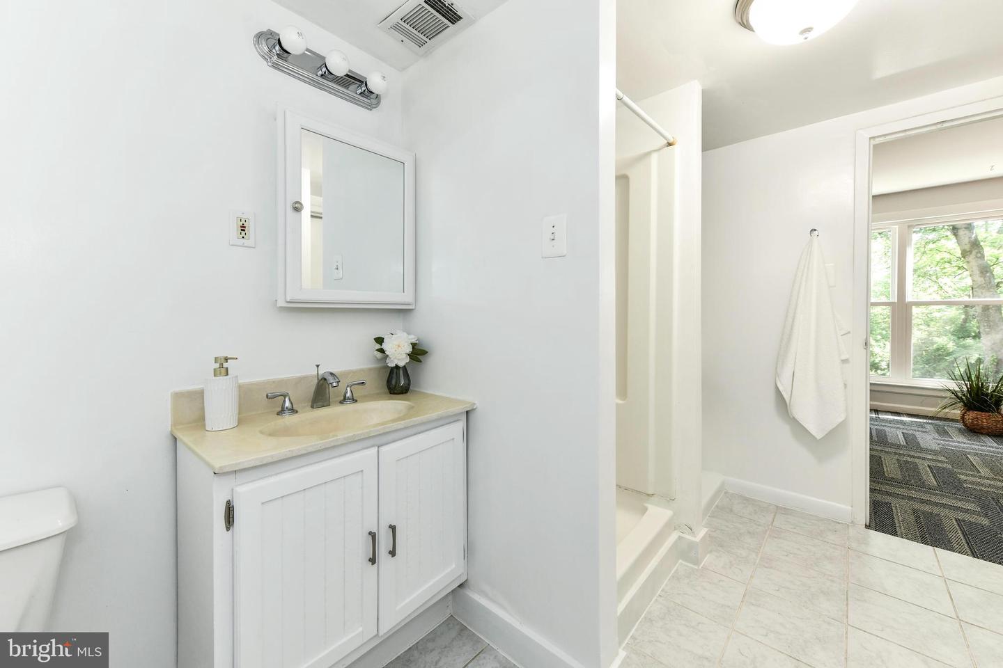 6322 PHYLLIS LN, ALEXANDRIA, Virginia 22312, 3 Bedrooms Bedrooms, ,2 BathroomsBathrooms,Residential,For sale,6322 PHYLLIS LN,VAFX2243936 MLS # VAFX2243936