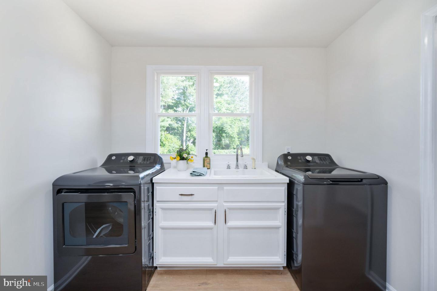 10548 KNOLLWOOD DR, MANASSAS, Virginia 20111, 4 Bedrooms Bedrooms, ,3 BathroomsBathrooms,Residential,For sale,10548 KNOLLWOOD DR,VAPW2095962 MLS # VAPW2095962