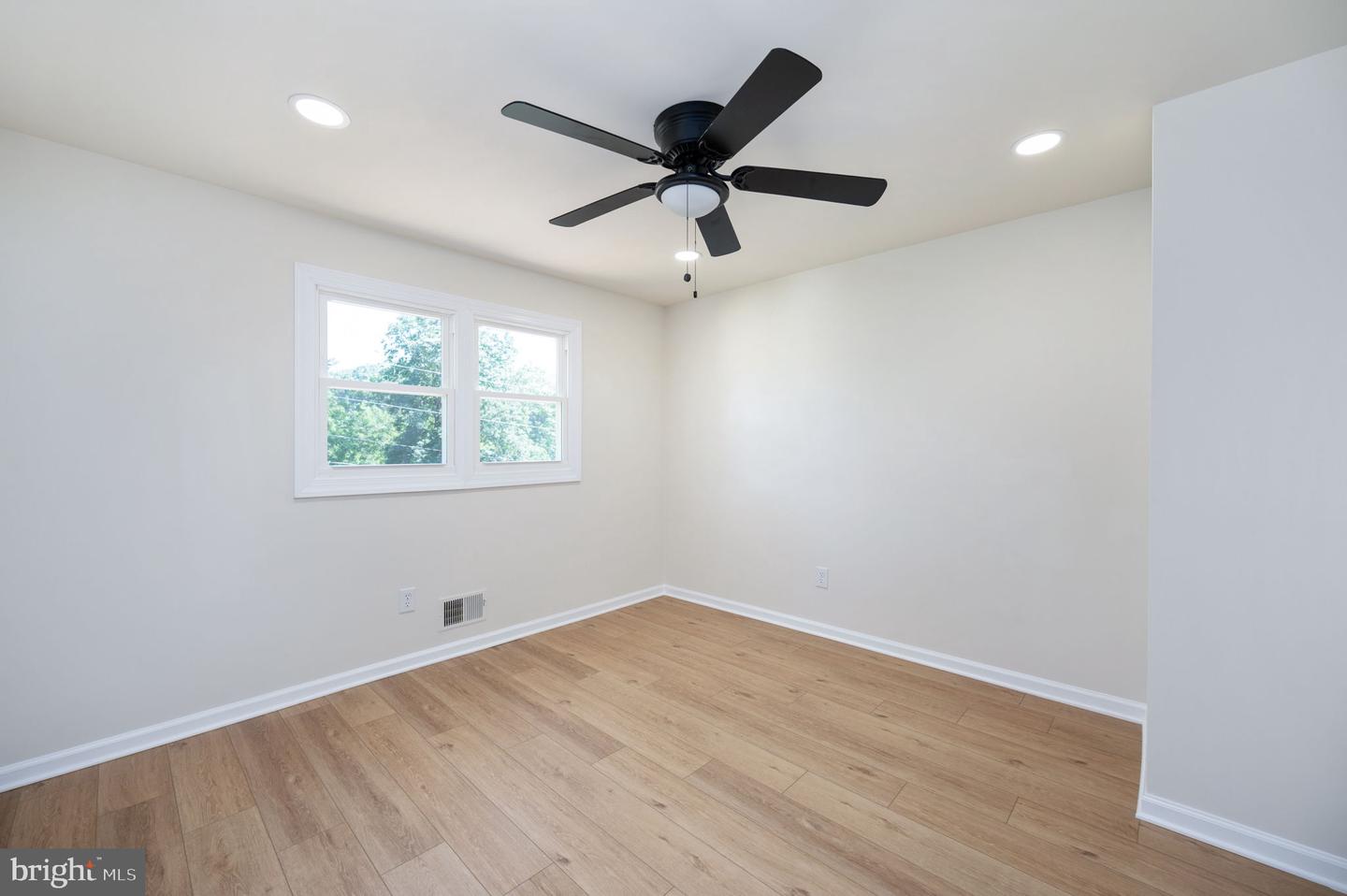 10548 KNOLLWOOD DR, MANASSAS, Virginia 20111, 4 Bedrooms Bedrooms, ,3 BathroomsBathrooms,Residential,For sale,10548 KNOLLWOOD DR,VAPW2095962 MLS # VAPW2095962